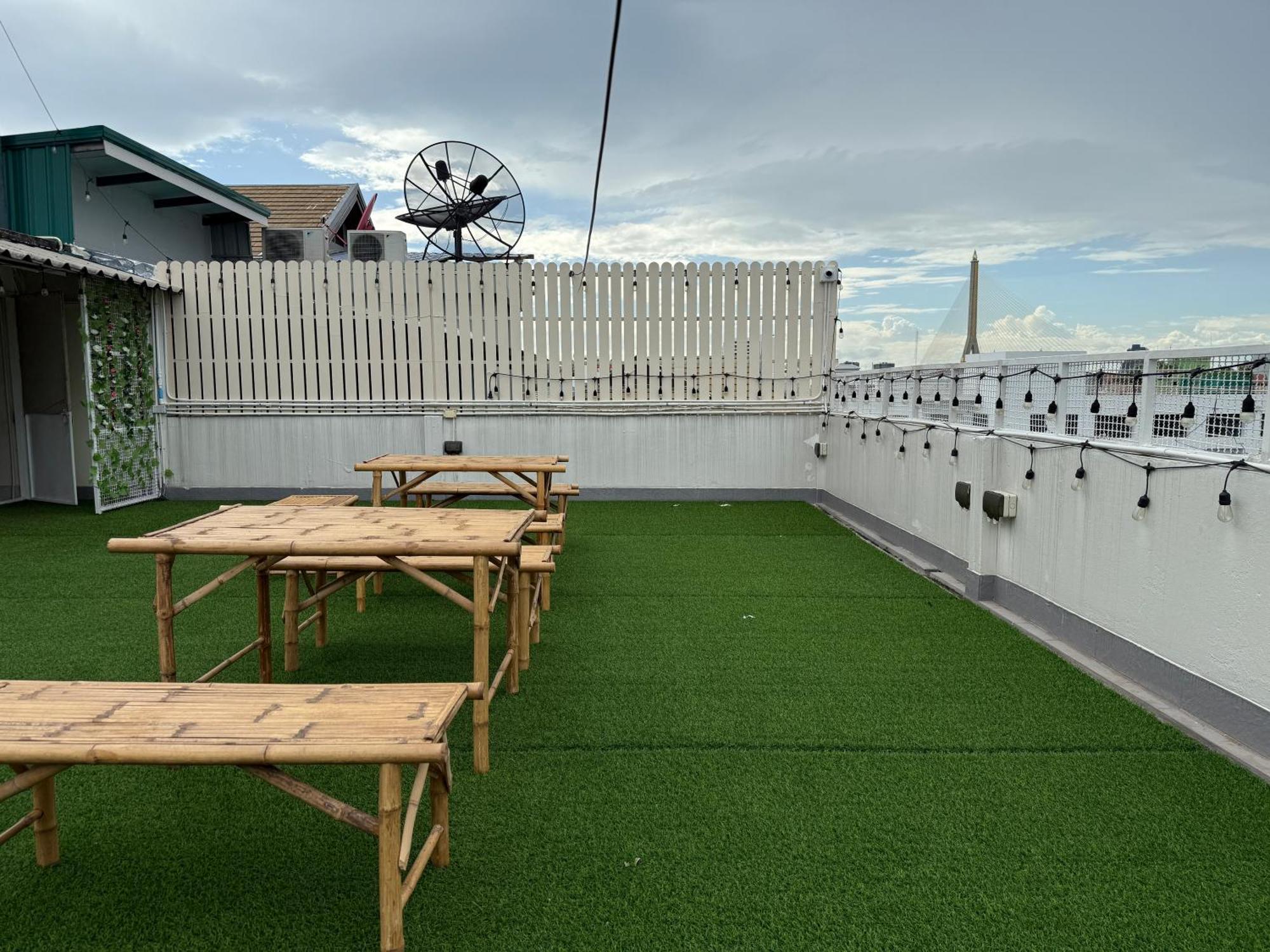 บ้านน้ำเพชรโฮสเทล กรุงเทพมหานคร ภายนอก รูปภาพ